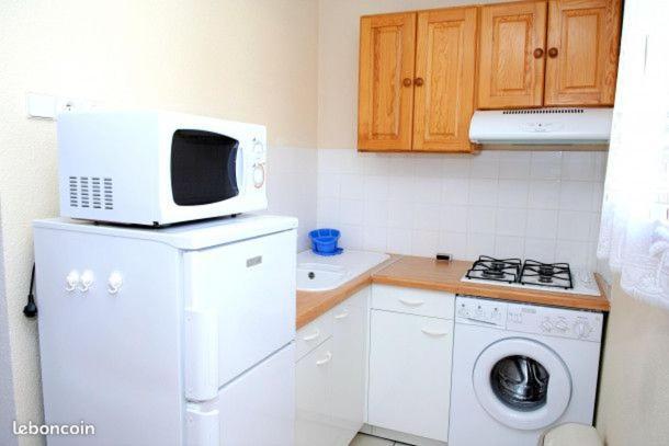 Camping Les Lacs De Courtes Otel Estang Dış mekan fotoğraf