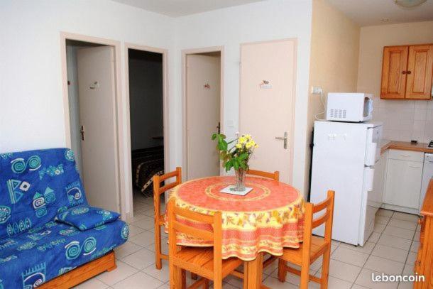 Camping Les Lacs De Courtes Otel Estang Dış mekan fotoğraf
