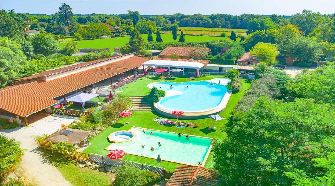 Camping Les Lacs De Courtes Otel Estang Dış mekan fotoğraf